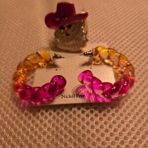 Santa expandable ring in pink cowboy hat with coordinating acrylic earrings